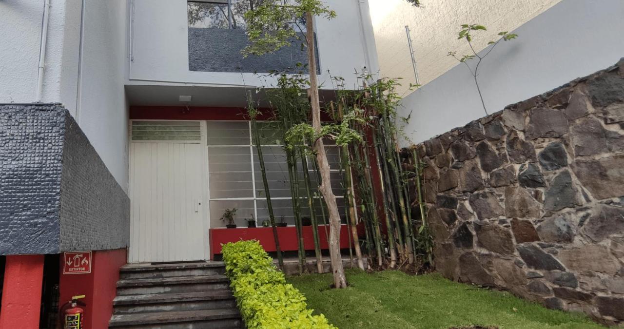 Habitaciones Privadas Con Bano Propio En Una Zona Segura Y Centrica De Guadalajara. Esterno foto